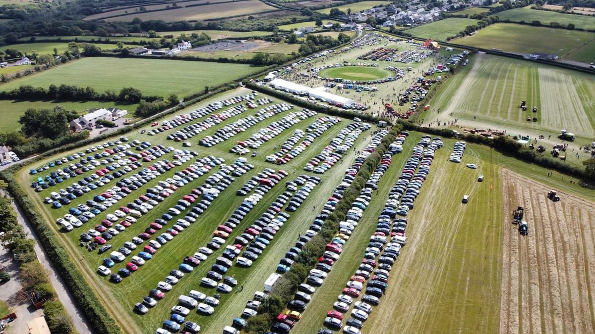 CamroseVWD's tweet photo. 5 days to go👍🚜🥳Thanks to you all Exhibitors coming along👏Featured #tractors(this year)are #ferguson & #Massey (#masseyferguson) but all brands of #vintagetractors #vintagecars & #vintagemotorcycle, #classiccars, #vintageengine,army vehicle& #landrover https://t.co/SaEVRJjkDT