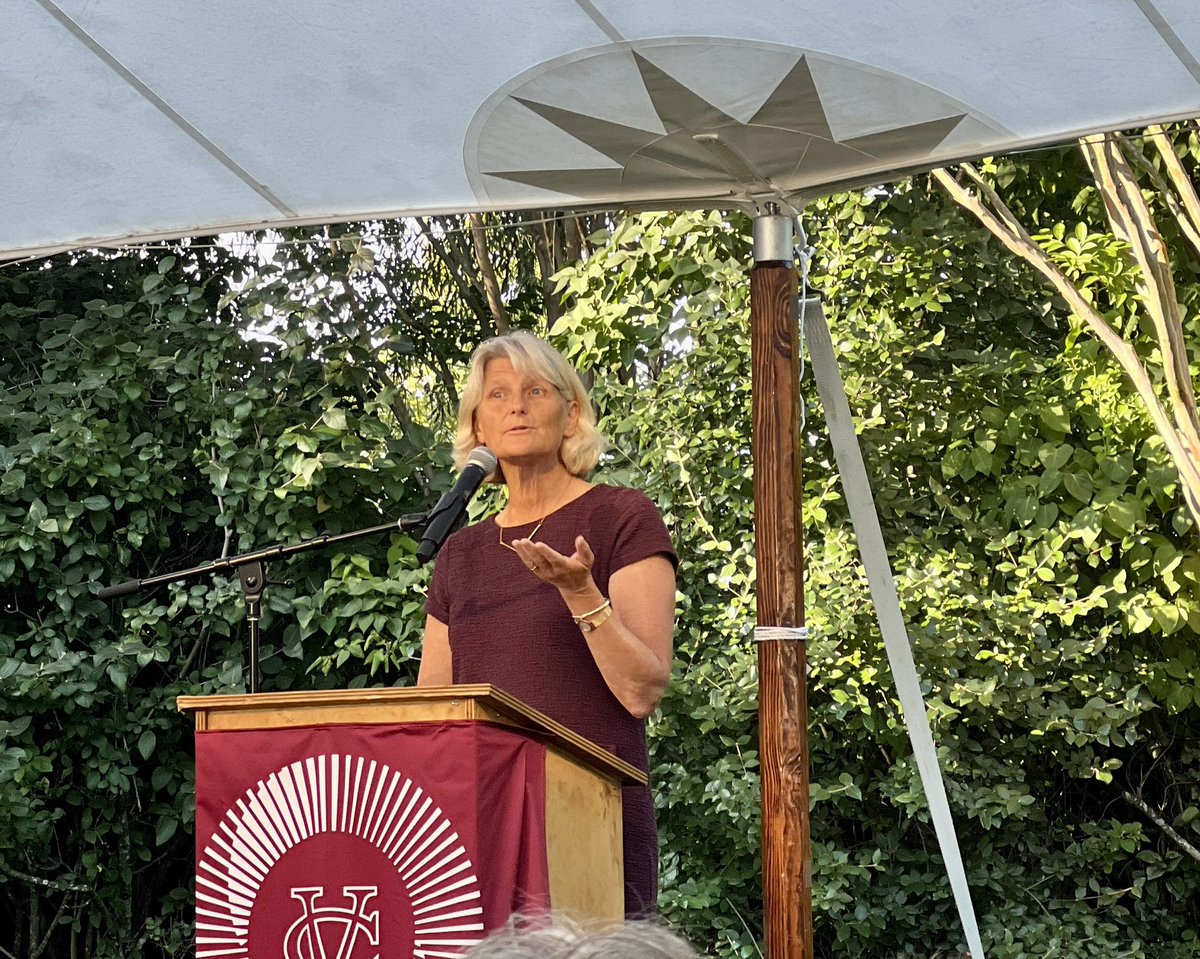 vgrantham's tweet photo. Thoroughly enjoyed the @Vassar Fearlessly Consequential event in Sag Harbor this weekend. Met amazing alumni, faculty, and students. ❤️👏 https://t.co/N12NarlDkv