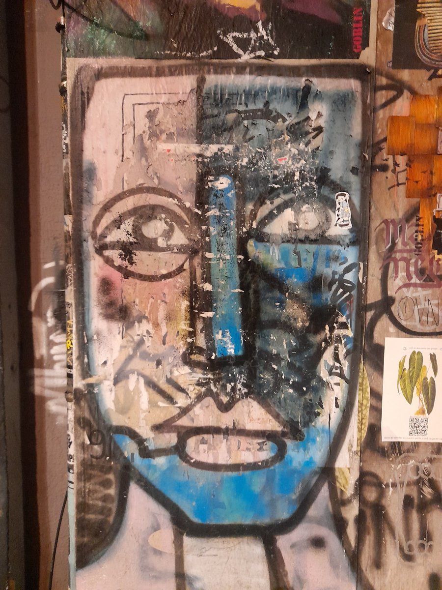 WeThe_Traders's tweet photo. @BenWest trashy, urban agents of change! no coffee when looking for inspiration on Santiago, Chile, walls! https://t.co/oS1wfgRzIo