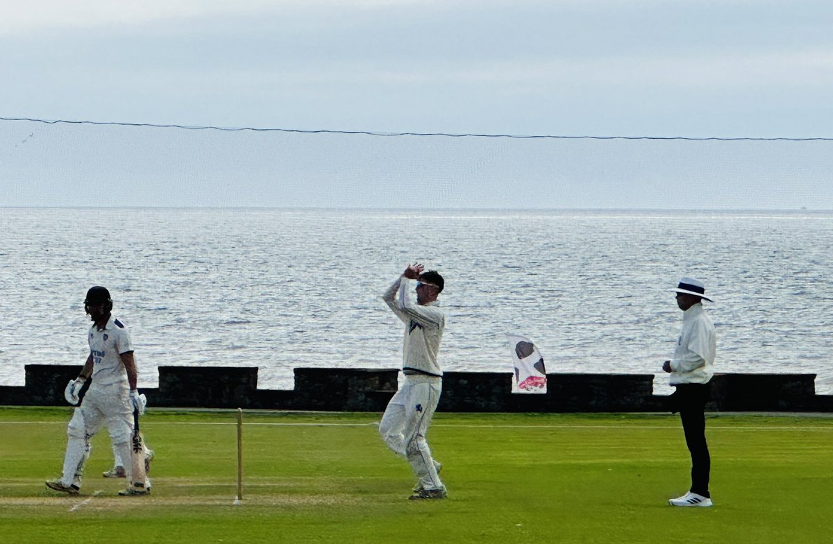 AnnieChave's tweet photo. An absolutely wonderful day @SidmouthCC watching @DevonCricket play Hereford CC for the @NCCA_uk 

A good size crowd, some fantastic 3 day cricket in a glorious setting and all for free. Where were you all????!!! https://t.co/7MLW1Z1Jk6
