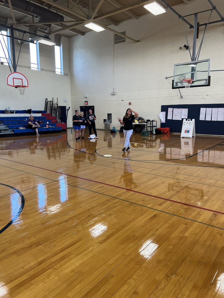 Amgurleyy's tweet photo. Loved hearing what Dr. Susan Nye had to say about tying our PE SOLs into what we already do with our students. 
@NNPSHPE #nnpshpe https://t.co/WF8w1BtISo
