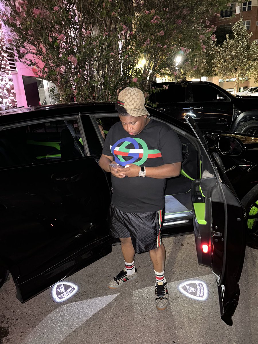 bossmanedez's tweet photo. 29 years down & I could say I’m really dhat nigga ain’t no cap in my rap go ask about shawty greater den ever & it’s gon get better I made it out dhat bottom round real heart stoppers 🦍🎉🎁 #DirtyGhettoKid💜 #ShawtyStiff🥶#Dontplaywithshawty✈️ #RealDon🦾 #Guccierrythang🔥 https://t.co/3X9DyWbYtc