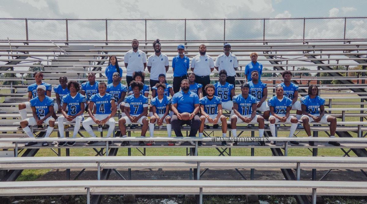 JMJusticesFB's tweet photo. 2023-2024 Varsity Team and Coaching Staff #FACTS🏈 #DaNAWF⚖️ https://t.co/4IFf12NoeR