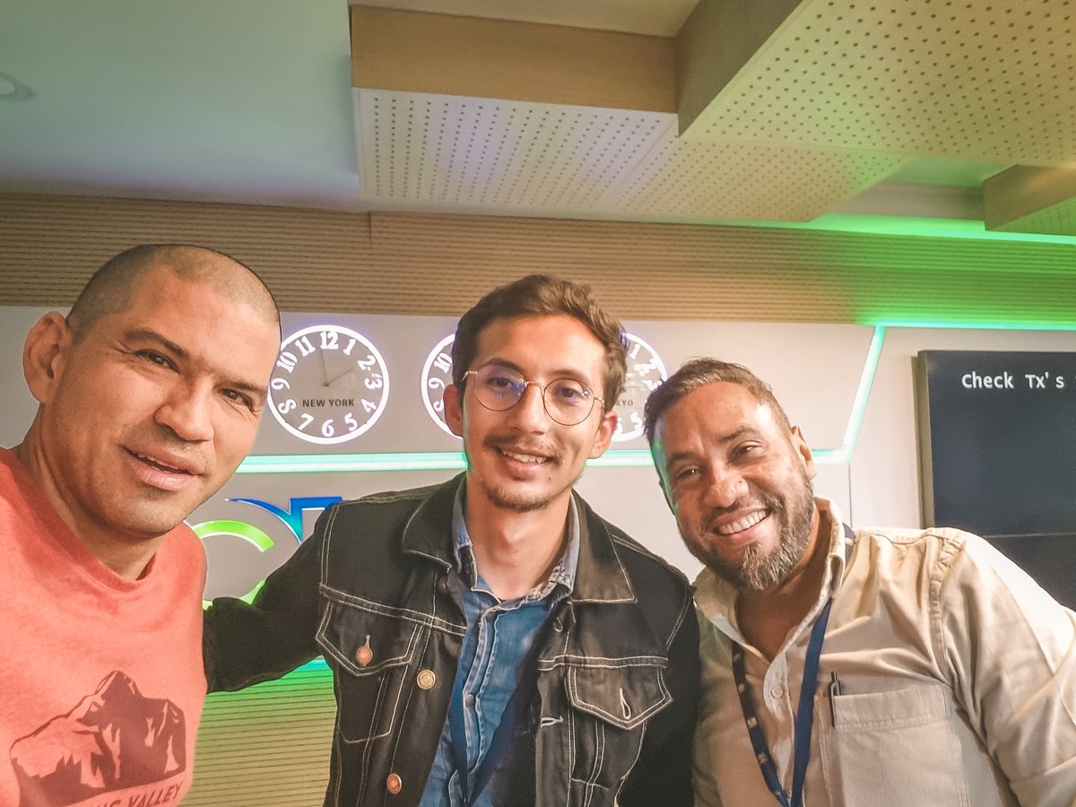 El_Periodistaa's tweet photo. Hasta hoy los acompañé en @rcnradio y @lafm 

Gracias infinitas a @EsperanzaRicoL y @IbarraSocarras por esta gran oportunidad. 

A todo el equipo del sistema integrado y sus oyentes, gracias por estos maravillosos meses. 

Pronto les contaré los nuevos proyectos. 🙏❤️ https://t.co/1qIlJIOiDK
