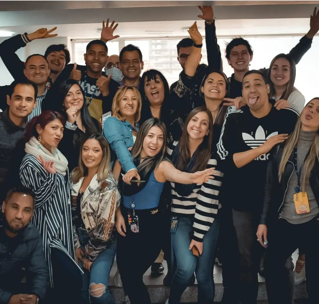 El_Periodistaa's tweet photo. Hasta hoy los acompañé en @rcnradio y @lafm 

Gracias infinitas a @EsperanzaRicoL y @IbarraSocarras por esta gran oportunidad. 

A todo el equipo del sistema integrado y sus oyentes, gracias por estos maravillosos meses. 

Pronto les contaré los nuevos proyectos. 🙏❤️ https://t.co/1qIlJIOiDK