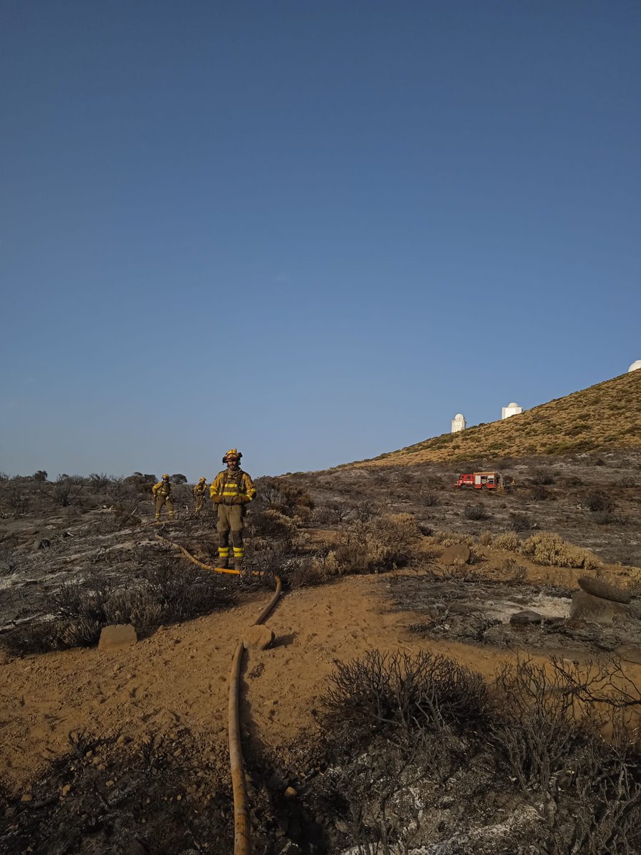 briflubia's tweet photo. Hoy, en su quinto día de trabajo, los compañeros han estado junto a @brif_iglesuela, @BrifPuntagorda y la cuadrilla india 6 en el #IFArafoCandelaria en la zona del Parque Nacional del Teide y del observatorio 🔭. 

Somos #BRIF de @mitecogob https://t.co/OPE9ZAWfiC