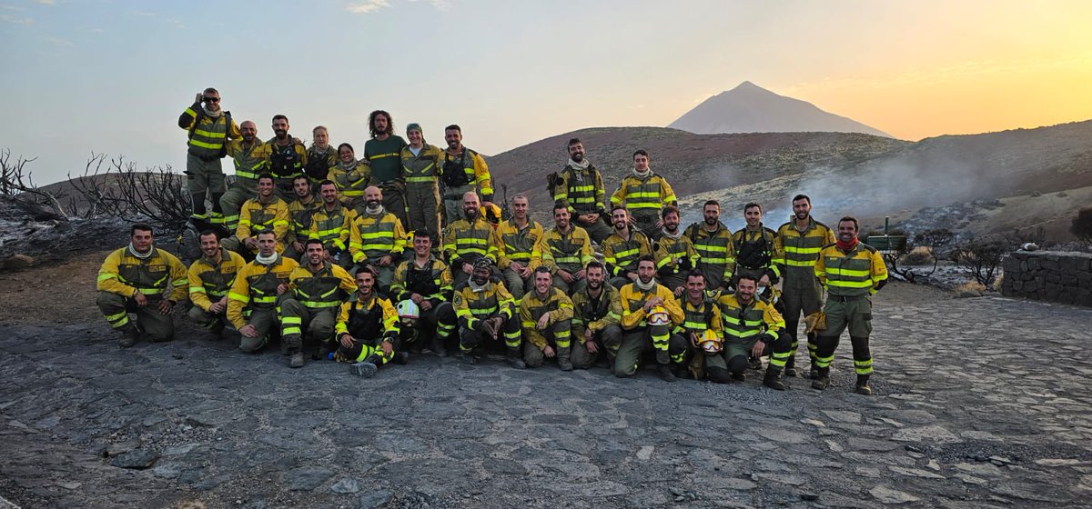briflubia's tweet photo. Hoy, en su quinto día de trabajo, los compañeros han estado junto a @brif_iglesuela, @BrifPuntagorda y la cuadrilla india 6 en el #IFArafoCandelaria en la zona del Parque Nacional del Teide y del observatorio 🔭. 

Somos #BRIF de @mitecogob https://t.co/OPE9ZAWfiC