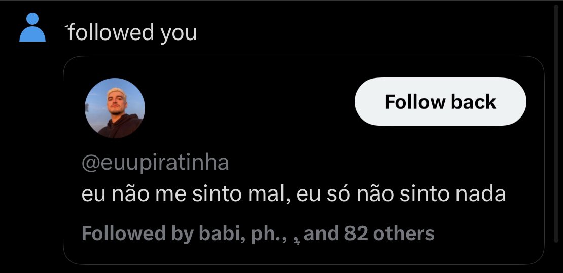 olha gente um fã😭💕