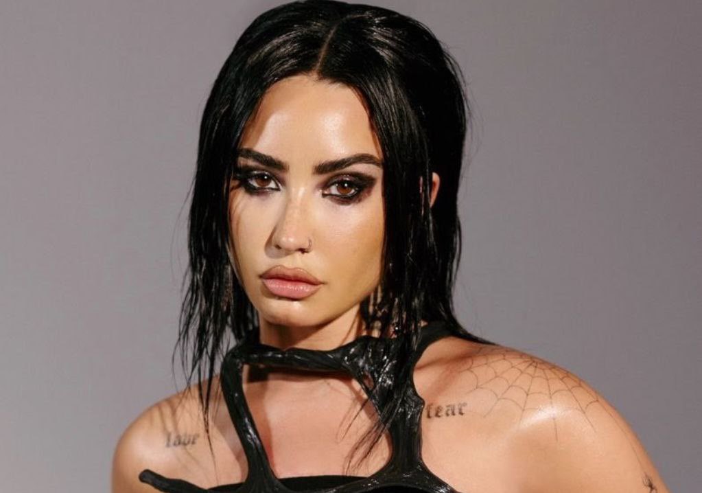 PopTingz's tweet photo. Demi Lovato is now looking for a new management, according to @Billboard https://t.co/tiyHzVB0Fp