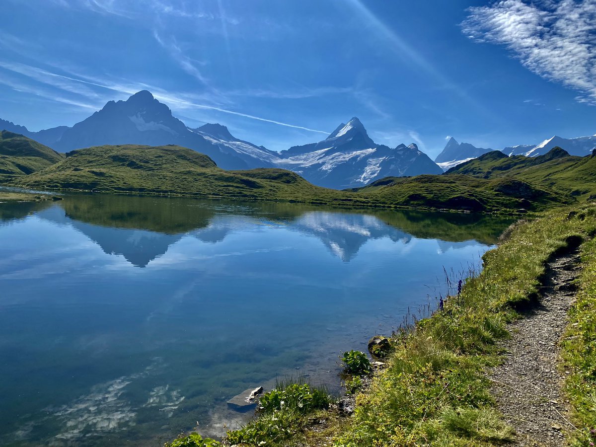 Picture perfect reflections in #switzerland 🇨🇭