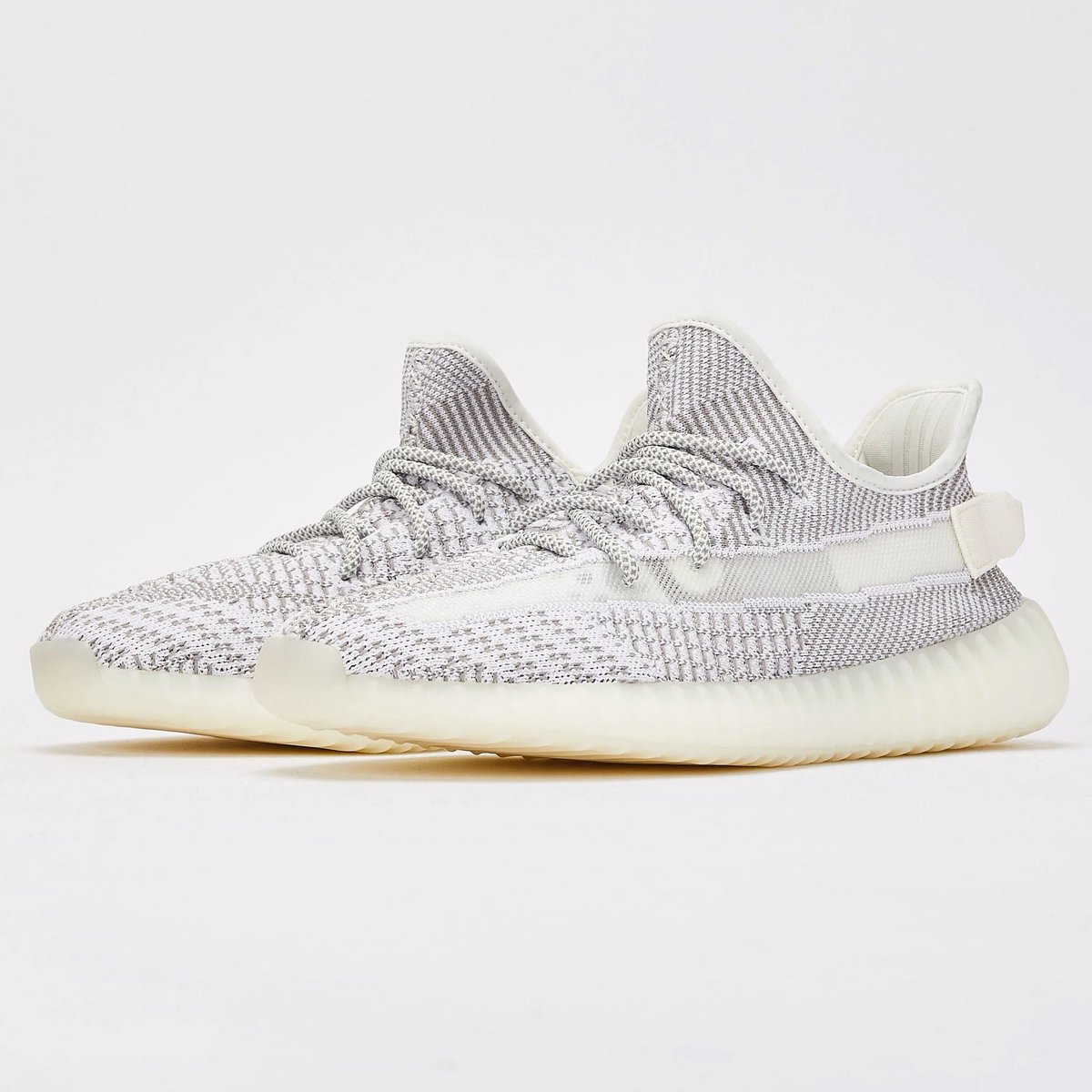 snkr_twitr's tweet image. AD: Dropped today
Yeezy Boost 350 v2 ‘Static’ 

DTLR sovrn.co/12iqpcp
Finishline sovrn.co/16irmry
FreshRags  sovrn.co/1liuo1u
JDsports sovrn.co/08wy4bg 
Shiekh sovrn.co/17ce3sk
Shopnicekicks sovrn.co/y0fi5eg
Shoepalace…