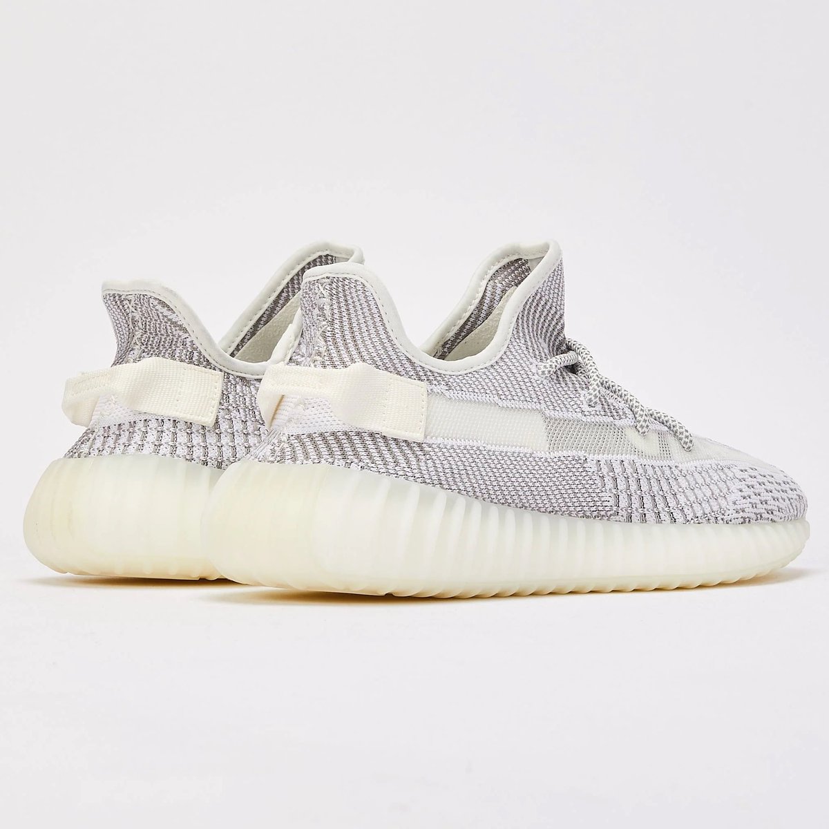 snkr_twitr's tweet image. AD: Dropped today
Yeezy Boost 350 v2 ‘Static’ 

DTLR sovrn.co/12iqpcp
Finishline sovrn.co/16irmry
FreshRags  sovrn.co/1liuo1u
JDsports sovrn.co/08wy4bg 
Shiekh sovrn.co/17ce3sk
Shopnicekicks sovrn.co/y0fi5eg
Shoepalace…