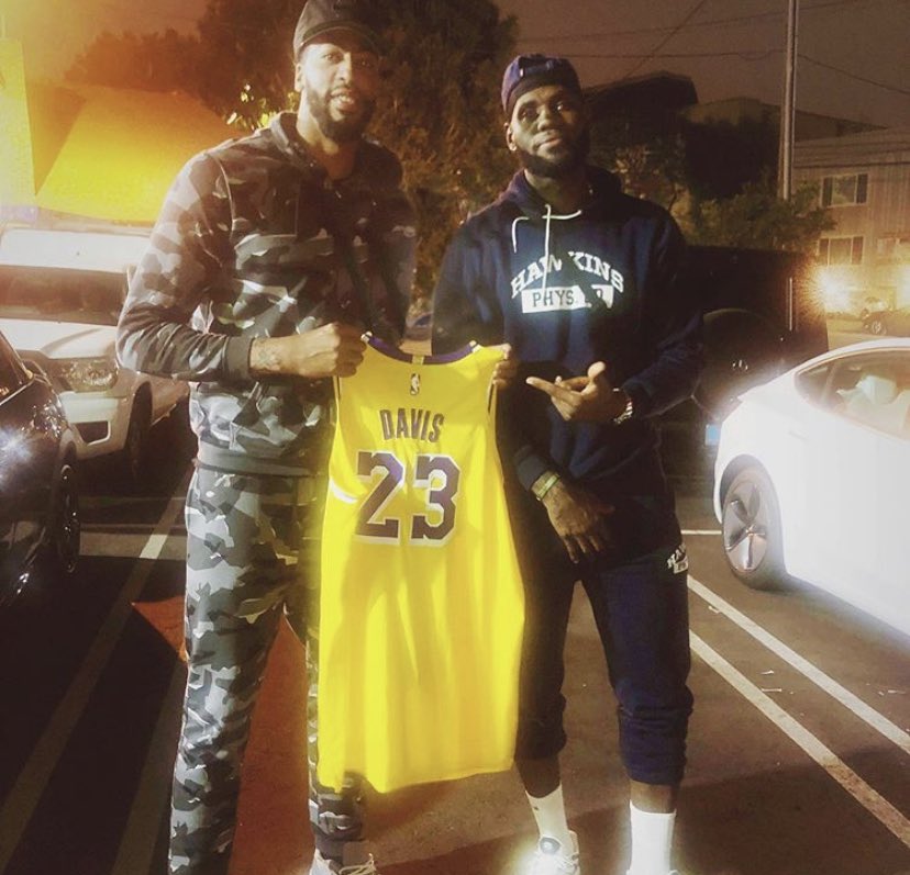 Lakers Lead tweet media