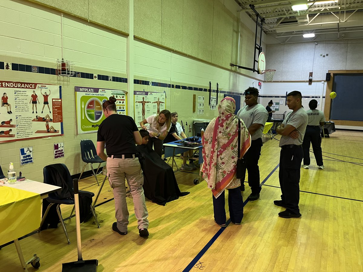 Fairfax County Police (@fairfaxcountypd) on Twitter photo Gotta look fresh for the first day of school! Yesterday, officers at the Sully District Station held a free haircut event at <a href="/LondonTowneFCPS/">London Towne ES FCPS</a>. We hope everyone had a great first day of school & looked as good as those who came out. Gotta look fresh for the first day of school! Yesterday, officers at the Sully District Station held a free haircut event at <a href="/LondonTowneFCPS/">London Towne ES FCPS</a>. We hope everyone had a great first day of school & looked as good as those who came out.