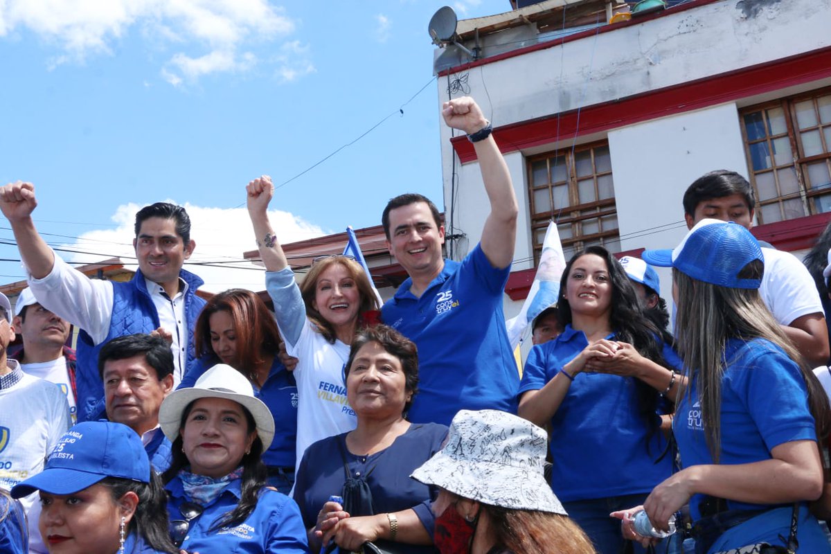 Construye_Ecu's tweet photo. ¡Gracias Quito! ¡Gracias Pichincha!
Cinco asambleístas electos en toda la provincia
@jorgepenafielc @gabobedon @MaTeresaP25 @HernanZapataR y #AlexandraCastillo 💪
#Todo25
#EsTiempoDeValientes
#Construye25 https://t.co/YFGnHJnpT8