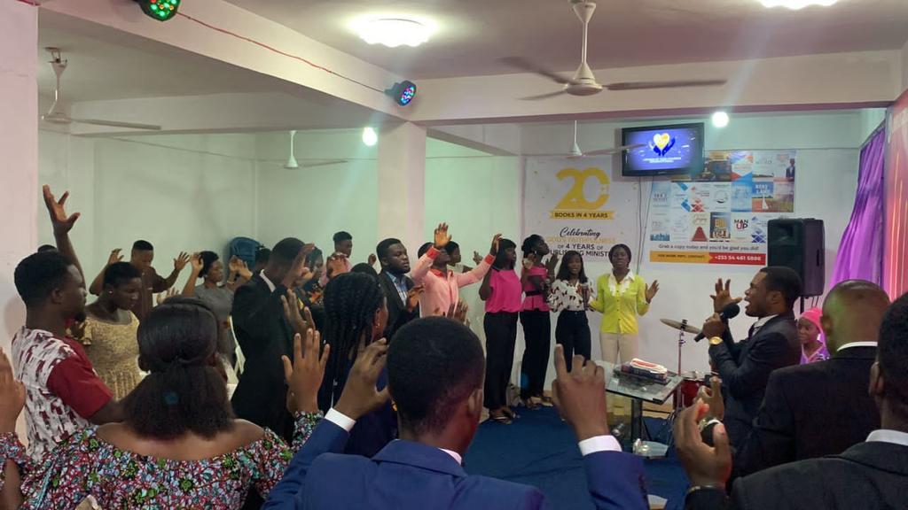 iamaloverofgod's tweet photo. In a thick atmosphere of worship and praise, God healed, revived, delivered and touched His people yesterday.
#LoversOfGodChurch
#CHCM
#DestinyEncounterService
#PastorHarry
#LovingGodThroughService https://t.co/sytHieDDIh