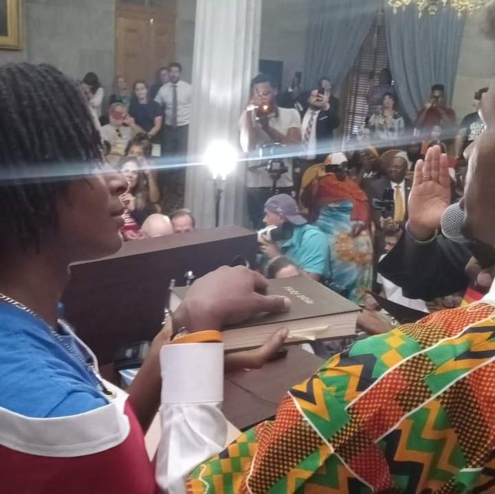 MemphisForAll's tweet photo. It's Official. @JustinJPearson has been sworn in, yet again.
#JustinForJustice https://t.co/MWPtofONiC