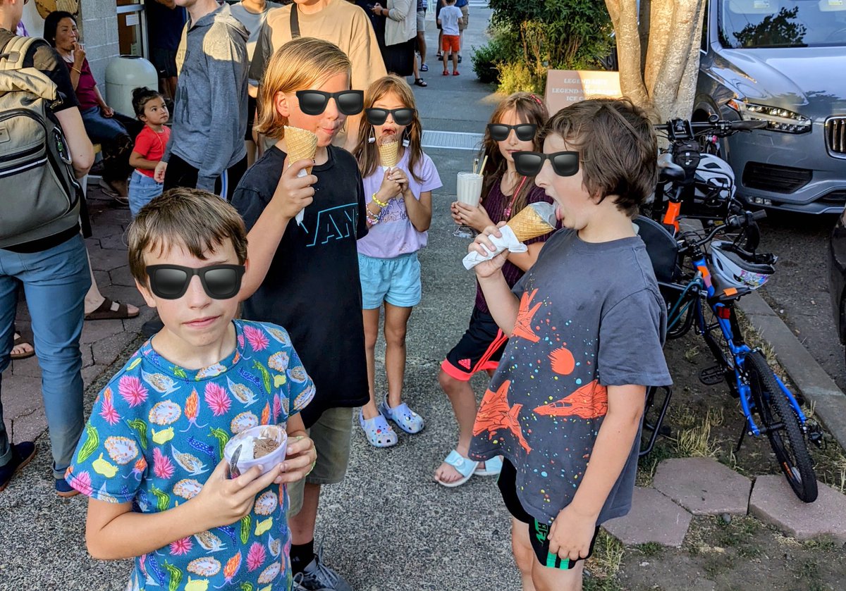 robgalanakis's tweet photo. Looking forward to our #bikebus to Ice Cream #pedalpalooza ride. See you 6 tonight! https://t.co/tqSoemadPD https://t.co/duLv61kiQ0