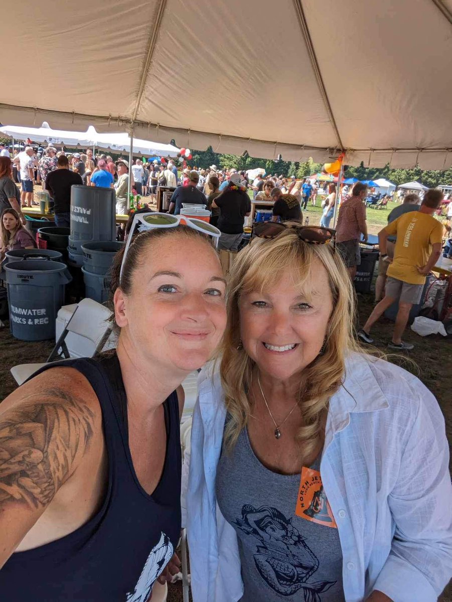 What a GREAT time we had the @tumwaterartesianbrewfest !! We brought ECTO-1 Hazy IPA &amp; extra kegs of our Raspberry Hef!! Both all our kegs by 5pm!! It was a packed fest with nearly 3,000 folks in attendance! Huge thanks to Kris for helping us pour! Cheers!