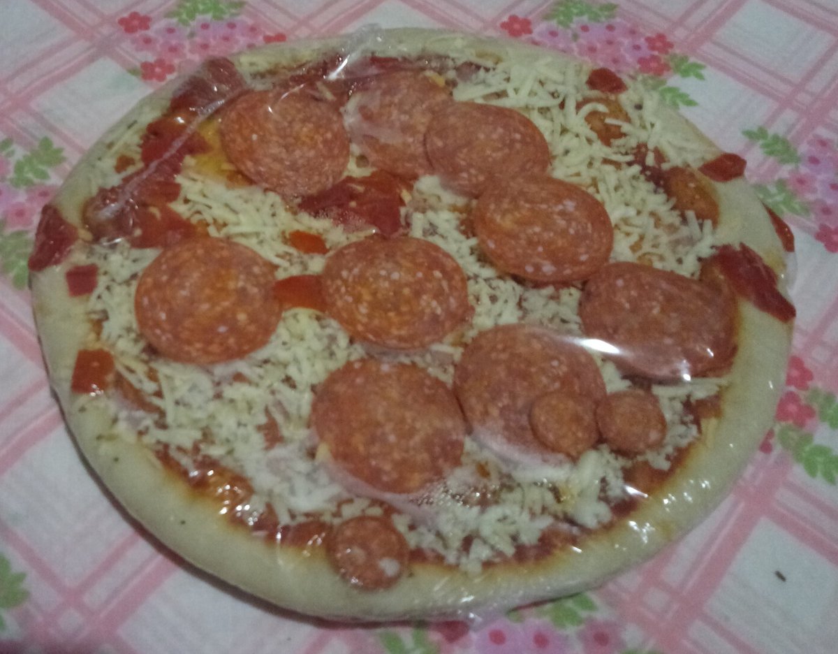 davidrodp13's tweet photo. Hola @LaNinaDelSurES

Hemos comprado dos pizzas y es clara la bajada de ingredientes que tenéis actualmente.

Vais a seguir así? Por no comprar más vuestra marca.

Subo la foto de una pero vienen ambas igual. Hay mucha diferencia. Llevamos años comprando. 

#Pizza #LaNiñaDelSur https://t.co/0VVhHPOkbQ