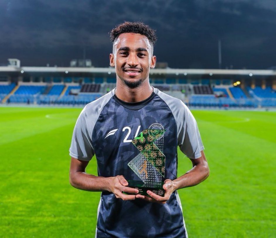 🚨🚨-عاجل Sport 360 |

نادي #الهلال يحسم صفقة الظهير متعب الحربي.