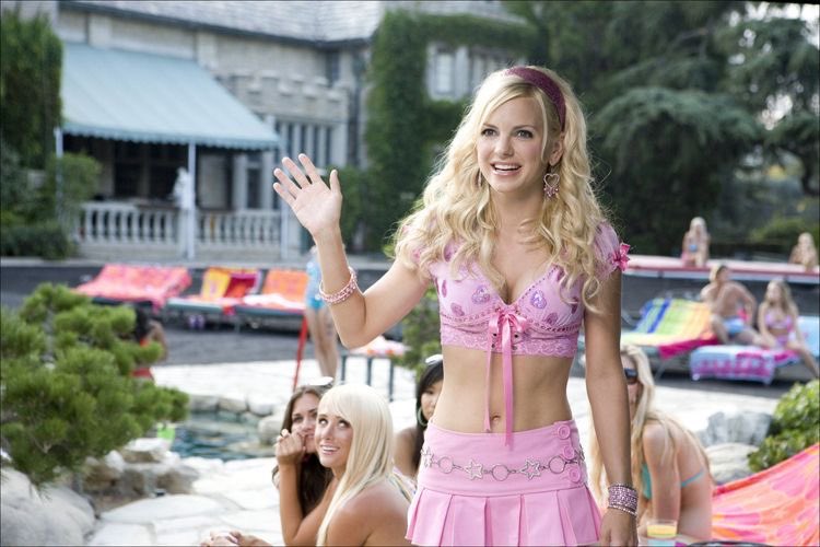notgwendalupe's tweet photo. 'The House Bunny' premiered 15 years ago today https://t.co/UwxOxqwS7w