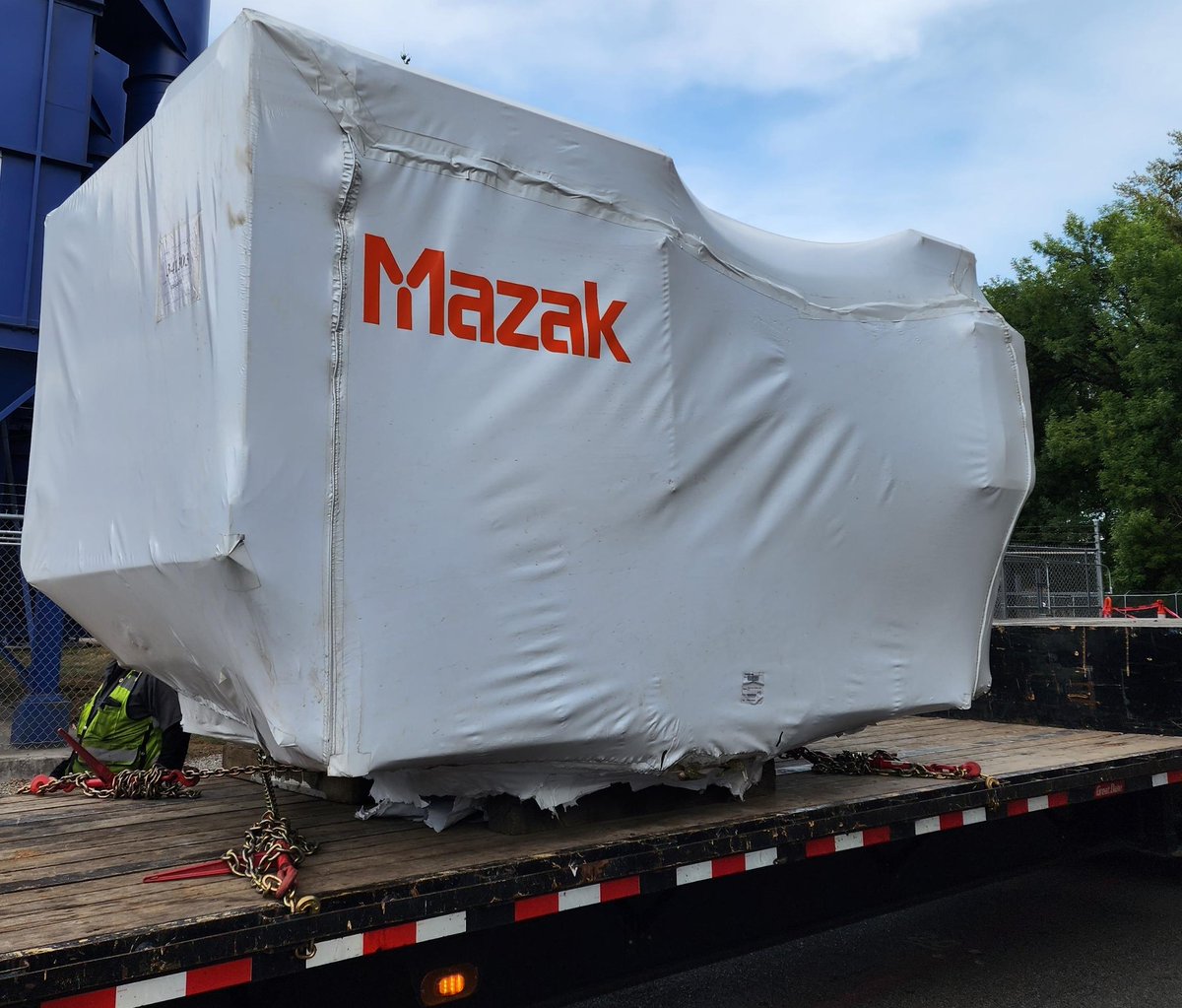 NWCNCMachine's tweet photo. First of two Mazak EZ 26 Verticals delivered! Proudly made in Kentucky!

These machines are definitely high quality and a great value.

#mazak #pnw #manufacturing #mazak https://t.co/IUVBPMXR0V