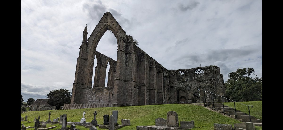 the_cockapoo's tweet photo. Been exploring @bolton_abbey! A great walk and lots of #dogfriendly places. 🐕🐩🐶🐾

#cockapoo https://t.co/3whXTmm6de