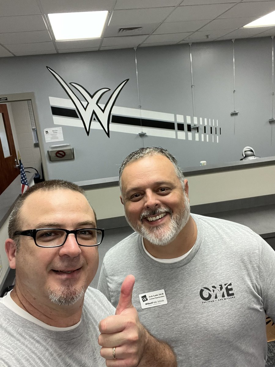 DrKevinMorrison's tweet photo. So appreciate our @willardschools district administrators for coming by @Willard_HS on the first day of school today! #1T1W #itsgoodtobeatiger https://t.co/Y2GgboOvPB