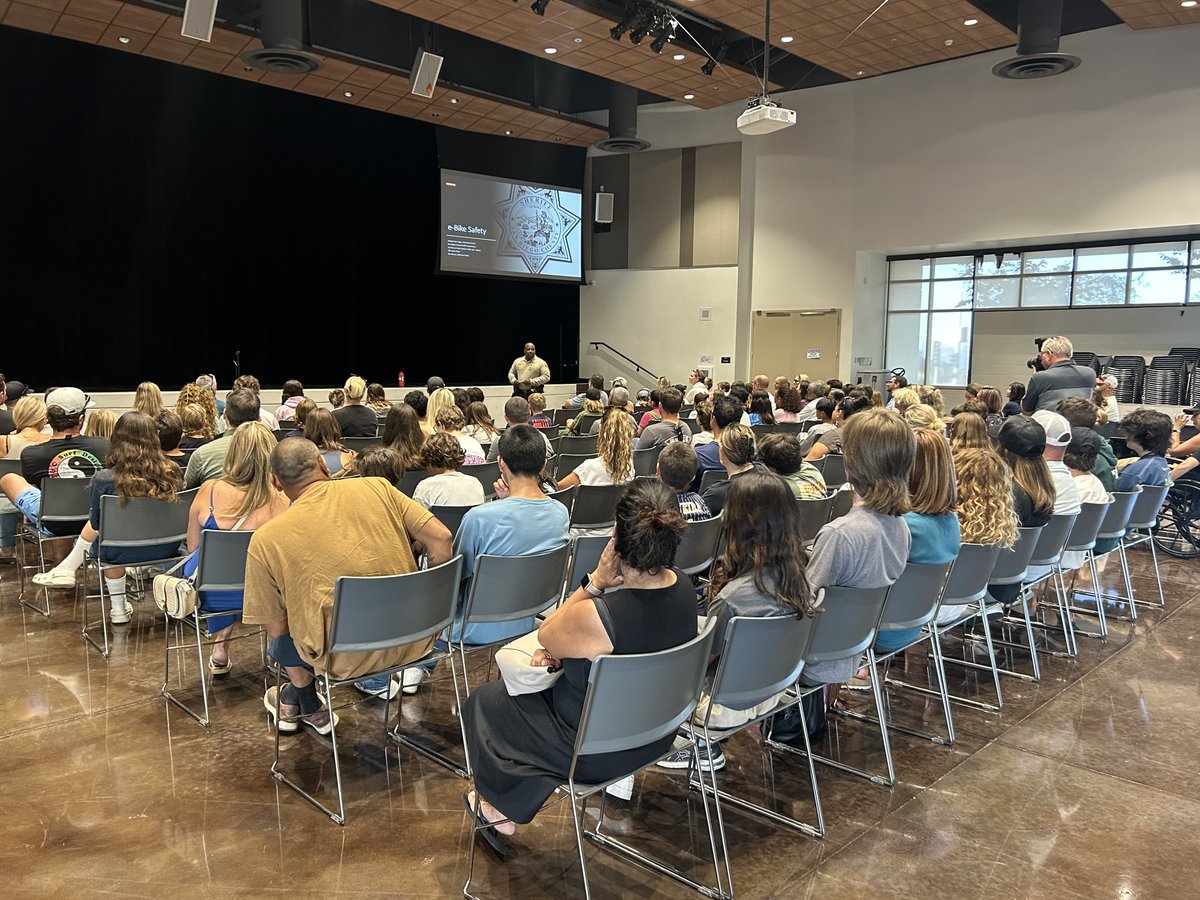 Last Thursday, @SDSOSanMarcos hosted the 2nd #ebike training class at @DoublePeak_K8. Deputy Rogers provided information about e-bike safety & rules of road to a total of 120 attendees. E-bikes can be fun. But remember, safety always comes first. @SanMarcosUSD @sanmarcoscity