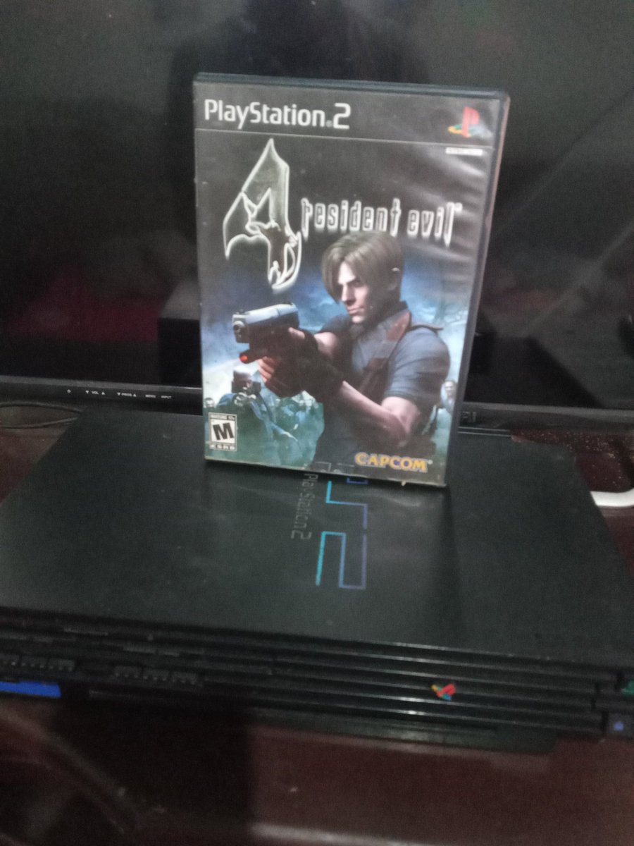 pumaxz's tweet photo. Que juegos le sacan el potencial a esta máquina 😸😸🎮🎮😸
#game #PS2 #RETROGAMING #TellMe https://t.co/E1KExnHQTo