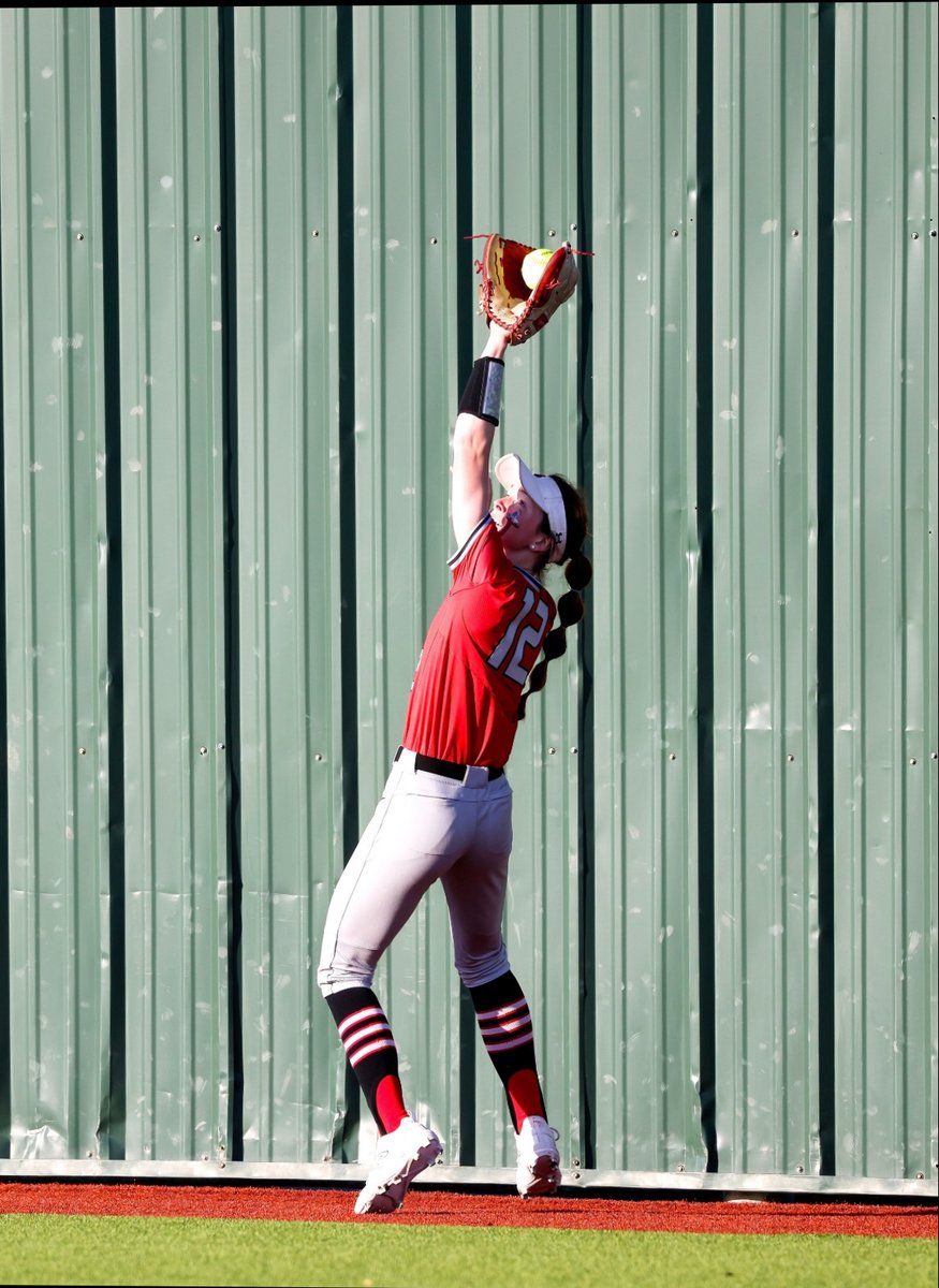 𝐖𝐞 𝐏𝐫𝐞𝐬𝐞𝐧𝐭 𝐭𝐨 𝐲𝐨𝐮...

Elliott Pomeroy  |  Freshman  |  Lucas, TX

- Why UIU ➡️"I chose UIU because of the family atmosphere. Everyone made me feel welcome &amp; excited to get on campus. I also love the small-town environment."

#MeetThePeacocks  X  #FeathersUp🦚