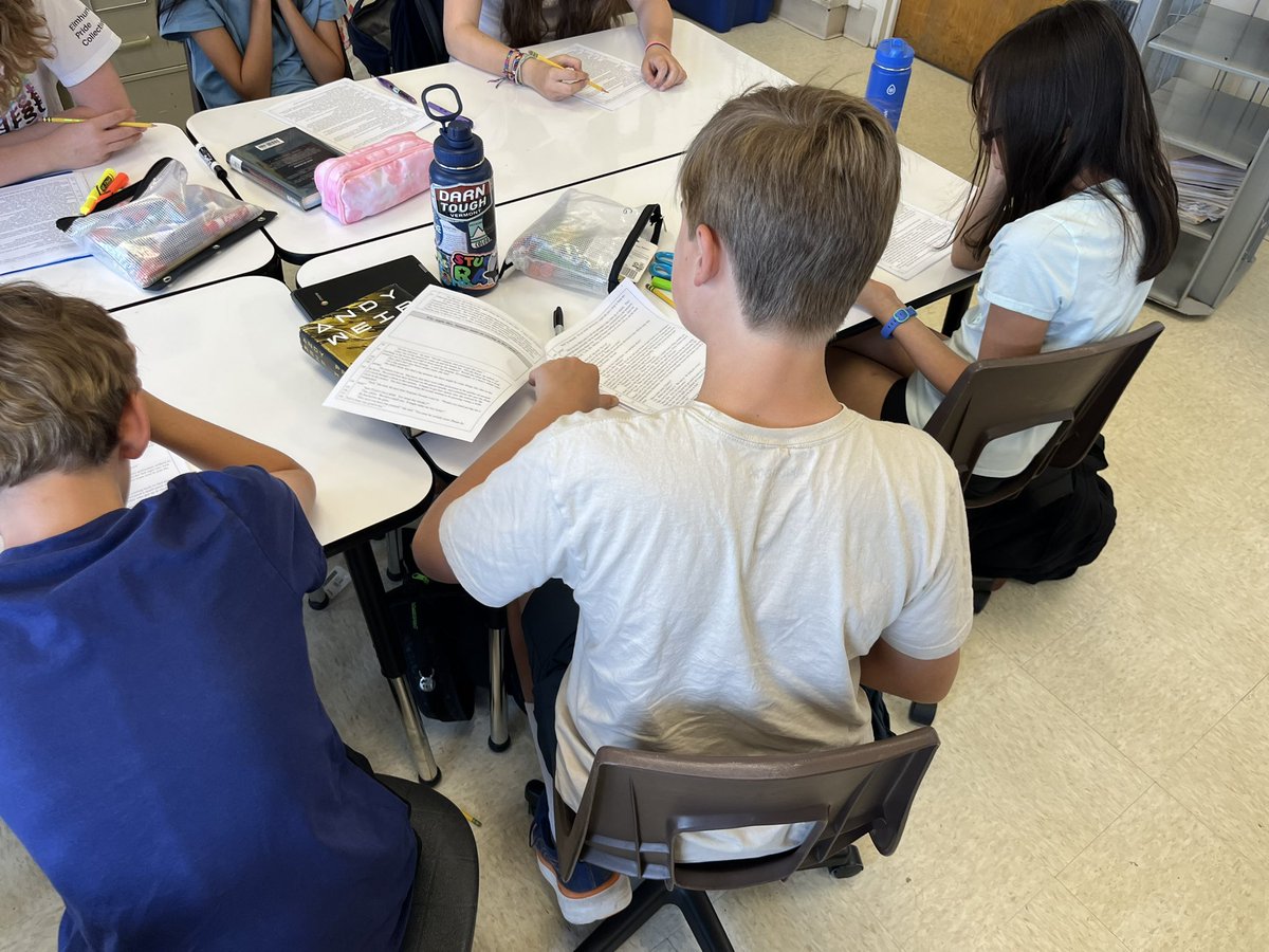 SandburgD205's tweet photo. 📖✨ Embracing the joy of learning right from the start! These eager students are a testament to the power of curiosity and dedication. Here's to a year filled with growth, exploration, and endless possibilities. 🎒🌟 #BackToSchool #LeanIn @ElmhurstD205 https://t.co/iCiuUI1YsD