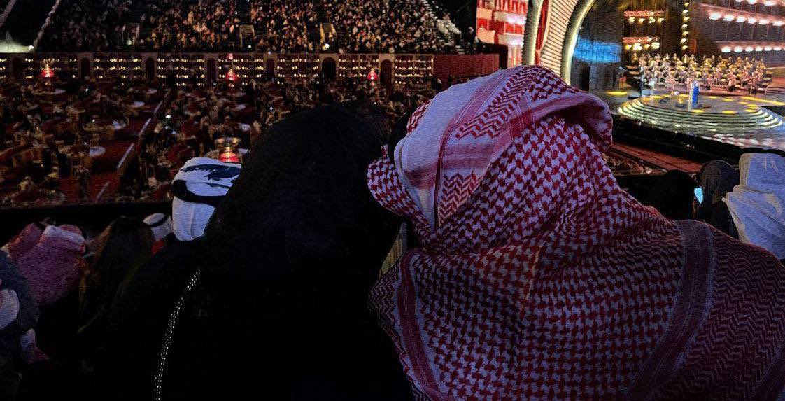 biotelll's tweet photo. مالي غناةٍ عنك يامال الغناه
أنت الحياه اللي أهيم بحبها

طيفك يحاصرني مع كل اتجاه
يا اجمل مواضيع القصيد ولبّها (: https://t.co/ht2RpvtsaN