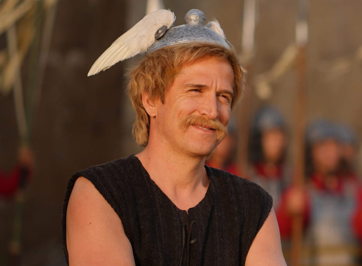SeriesUpdateFR's tweet photo. Avec 4.8 millions d'entrées, le film Barbie dépasse Asterix 5 et devient le deuxième plus gros succès de l'année en France.🩷 https://t.co/h95NhCxeSe