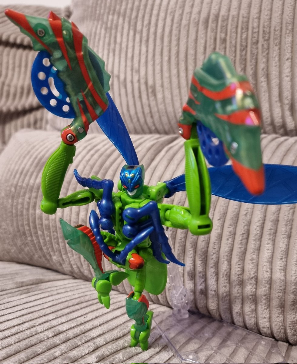 Mantis

A bot with the hottest temper of all the Maximals. The least chill of a pretty chill bunch of Insectrons. He differs from his western Predacon counterpart by having clear blue parts instead of purple. His claws are pressure triggered disc launchers.

#transformers