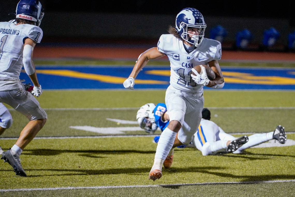 SacBee_JoeD's tweet photo. Nice showing in last week's SacBee Best of Poll: Who's the top area HS player as the season kicks off?
@CasaRobleFB WR @Cole_Owens_11 had 23,668 votes, @vistaFB WR @mattlongvista  has 20,419, @WoodcreekFB RB Hakeem Anderson 8,234 &amp; Nathan Crawford of @12BFootball 7,613. https://t.co/W8gzxWjKsW