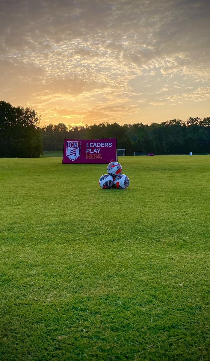 slsgilgirls's tweet photo. This past weekend we were back home hosting friendlies against Rockford Raptors, Chicago Inter and Car shield United. The 🔥🔥was no joke. The girls also had media day which turn out to be great!!. Great stuff from everyone this weekend #slsgnation https://t.co/hAy2GfQguu
