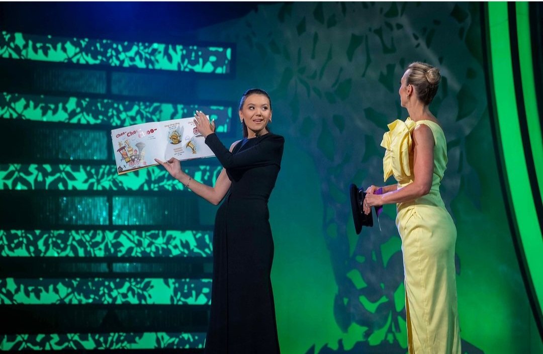 Our Arizona Rose was absolutely incredible on stage - we are so proud of her! She didn't get to mention much on her passion of early childhood literacy (hence the idea behind her party piece), but we know everyone at home is immensely proud of her and her endeavors!
#roseoftralee
