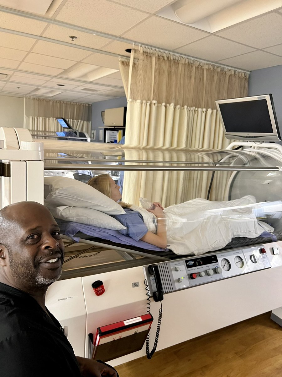 vpoke's tweet photo. Today started hyperbarics to hopefully help the inflammation in my spinal cord and loss of sensation in my arm since radiation! I almost panicked bc daily treatments remind me of some darker days of my life but I made it and so far, planning to go back tomorrow! #HBO https://t.co/6u5O226JAb