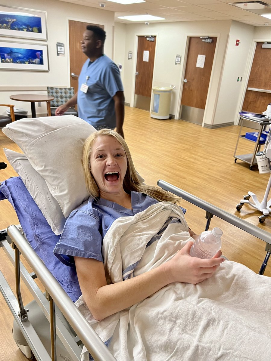 vpoke's tweet photo. Today started hyperbarics to hopefully help the inflammation in my spinal cord and loss of sensation in my arm since radiation! I almost panicked bc daily treatments remind me of some darker days of my life but I made it and so far, planning to go back tomorrow! #HBO https://t.co/6u5O226JAb