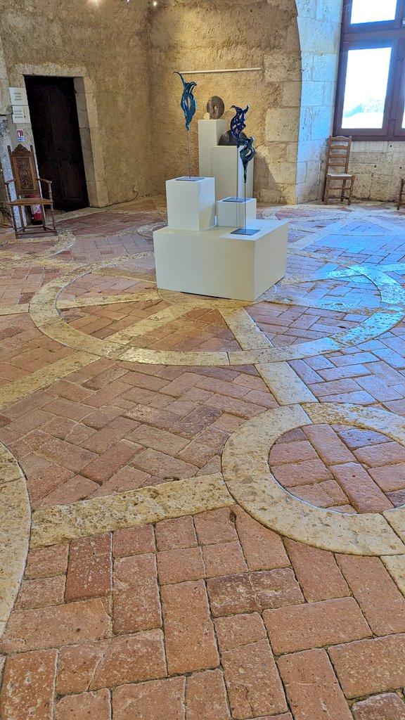 Itineratur tweet media