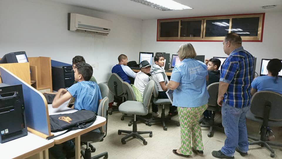 Inces_Guarico2's tweet photo. #21AG | Hoy en el centro de formación socialista (CFS) San Juan del Inces de Guárico, nuestros participantes y maestros, hicieron muestra de sus actividades formativas en vivo, con la presencia de los medios de comunicación.

#64AñosEnseñandoLaTécnica
#AprendoLaTécnica https://t.co/21G6RNEgTG
