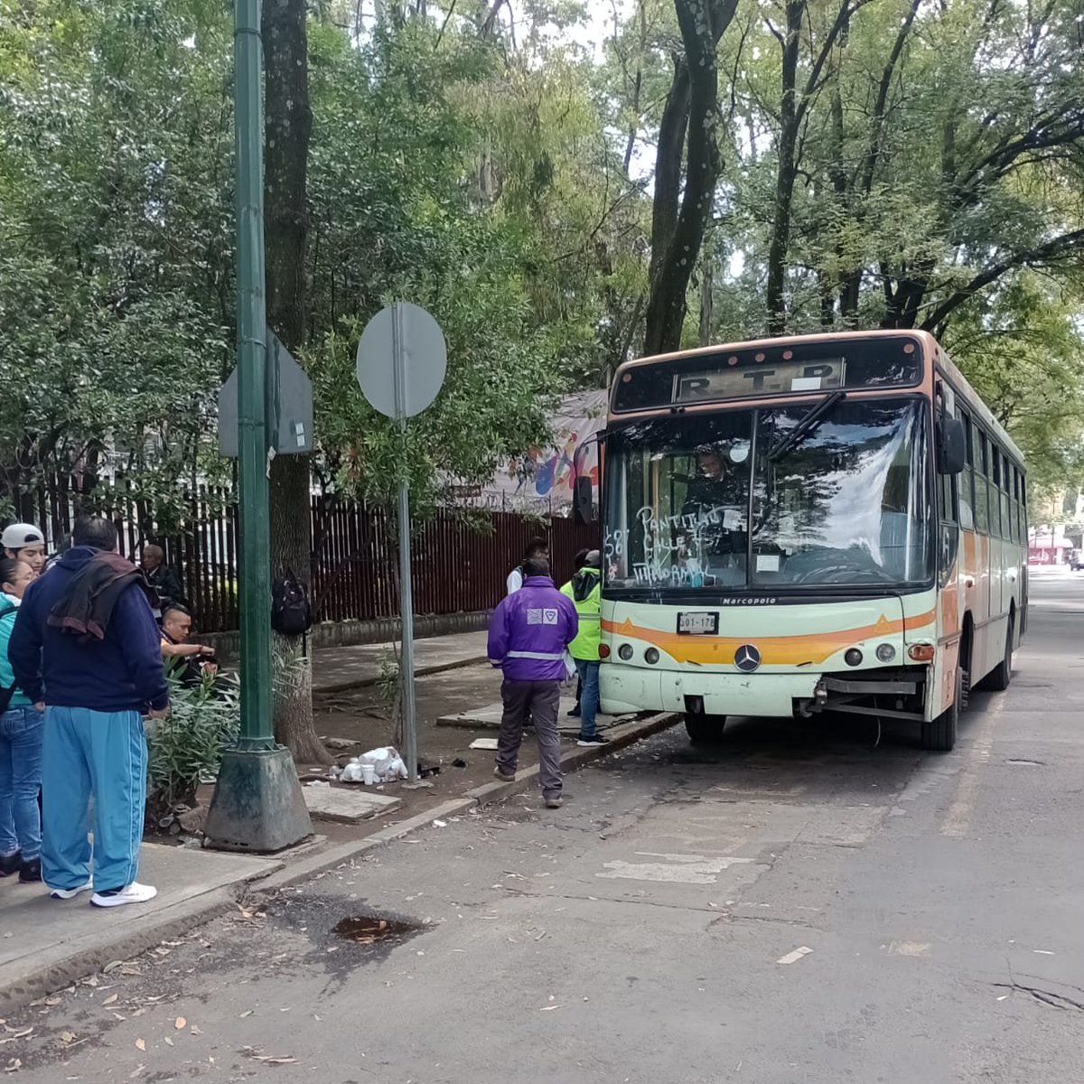 ORTCDMX's tweet photo. 🚍Recuerda que a partir de hoy y hasta el 19 de septiembre, el servicio 11B Calle 7 - Metro Normal del corredor #COPATTSA será operado por unidades de @RTP_CiudadDeMex.
📢 Acércate al personal de #ORT para mayor información del servicio. https://t.co/8azddF4qyu