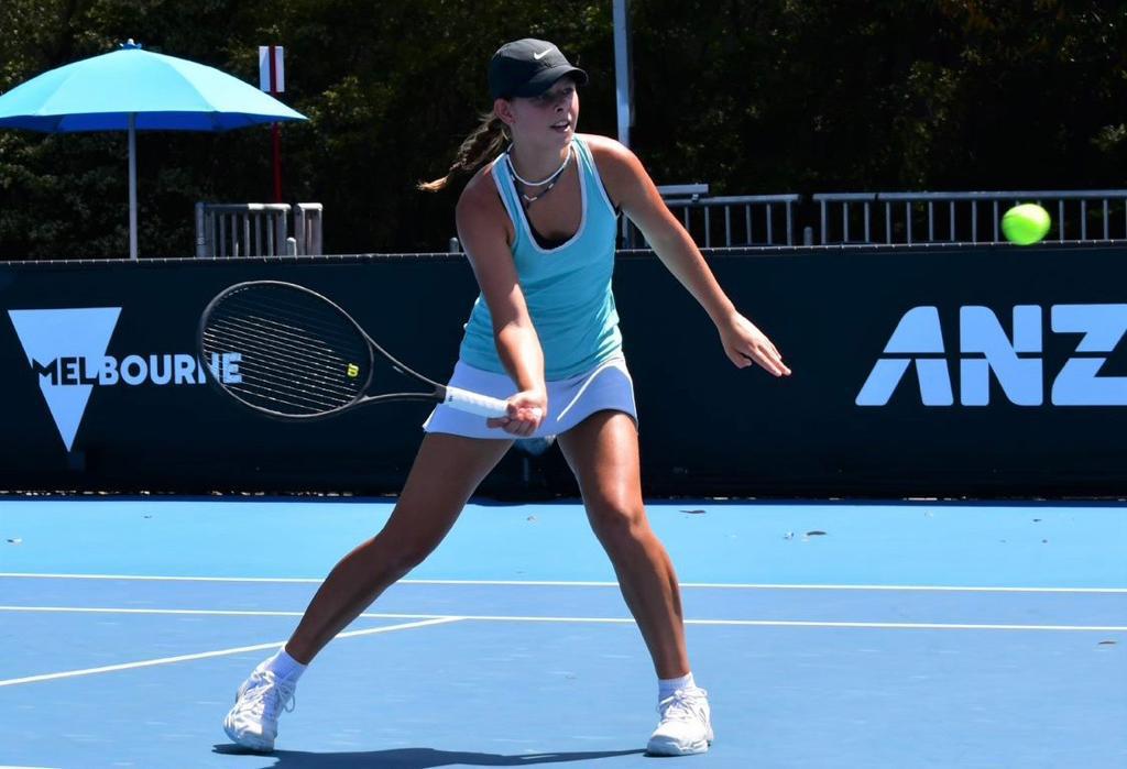ParsaBombs's tweet image. Ashlee Narker (UTR 9.53) of Australia has verbally committed to @CycloneTEN and will join Iowa State for the spring of 2024. The 17-year-old has a WTA singles ranking of #1157 and an ITF juniors ranking of #303. First deaf player in the world to achieve a WTA ranking.