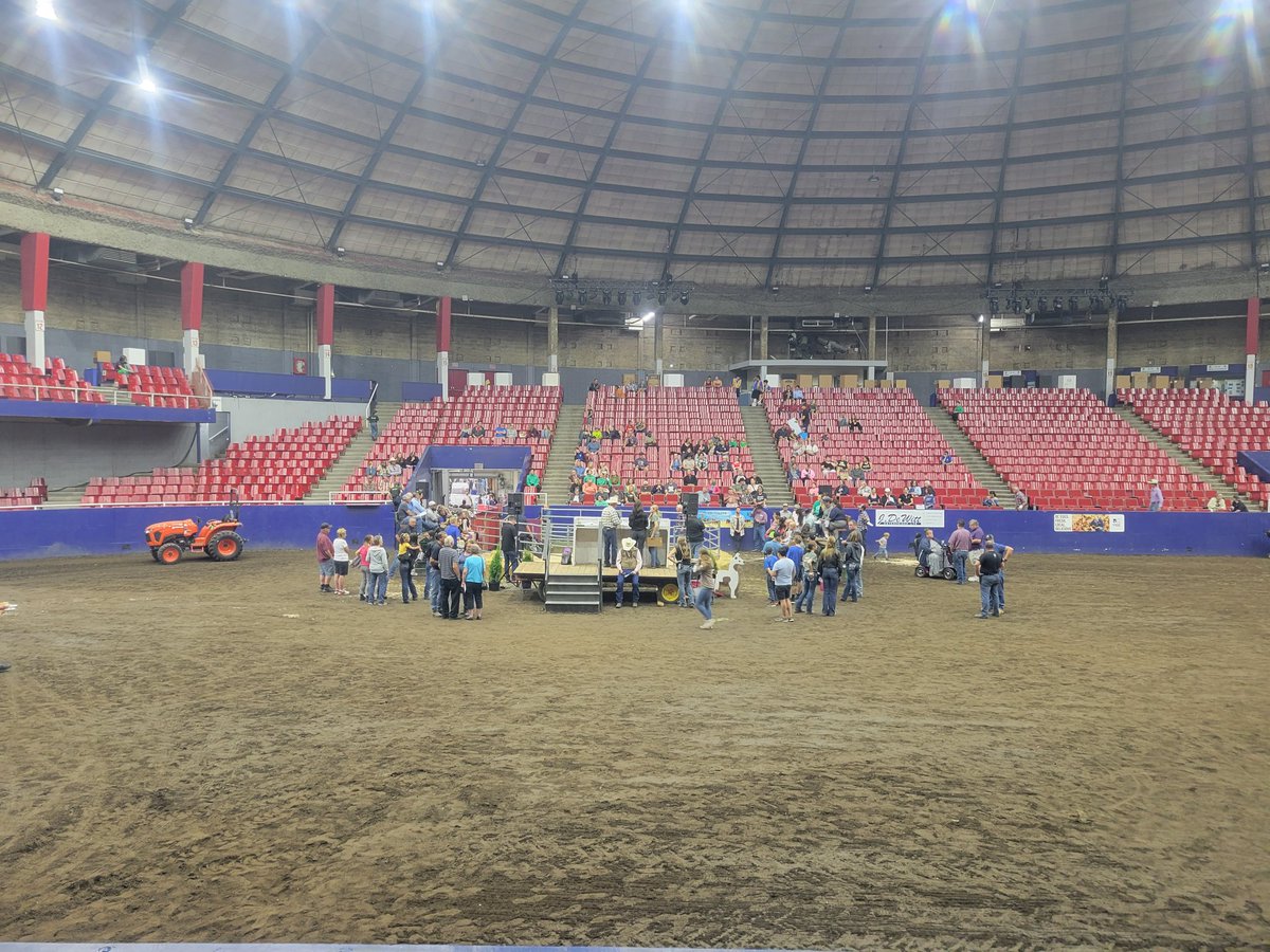 HopcottFarms's tweet photo. Supporting the @Official4HBC auction at the @PNE_Playland today!
@4HCanada
#knowyourfarmerknowyourfood https://t.co/iAaZZ9P0Hr