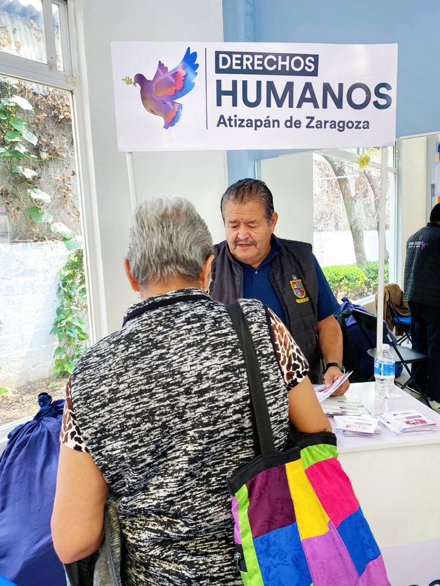 DianaStephanyLG's tweet photo. ¡Este #MesDelAdultoMayor reafirmamos nuestro compromiso con todos los abuelitos de #AtizapánDeZaragoza🧓👴👵! Llevamos a cabo una Jornada por los Adultos Mayores en la Casa de Día de Cóporo 🏘️ donde los atendimos con gusto y resolvimos sus dudas
#AtizapánProtegiendoTusDerechos https://t.co/wtaLag1OHP