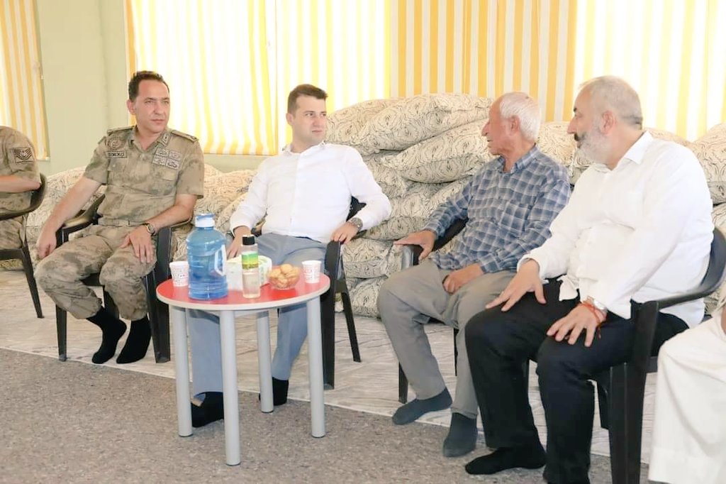 Halil_AYDIN47's tweet photo. 📍 Bağrıbütün  Mahallesi

Bağrıbütün kırsal Mahalle Muhtarlığımızda vatandaşlarımızla bir ara gelen ilçe Kaymakam/ Belediye Başkan V. Fatih CIDIROĞLU ve  ekibine teşekkür ederiz https://t.co/xcQF6EtAYR