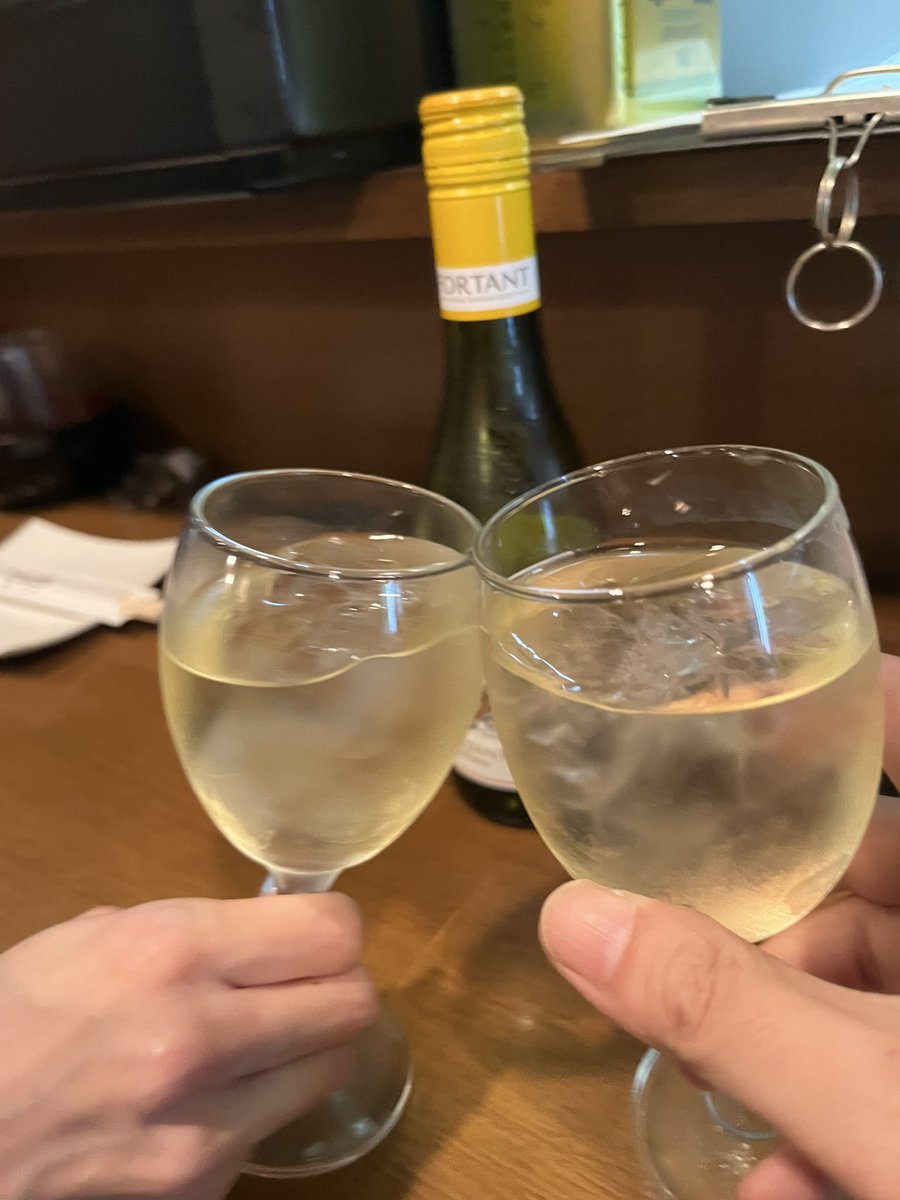 KAJINmh's tweet photo. 先月5日から
未だ
大阪にいてます

8月14日
付き合って8ヶ月迎えました🥂 https://t.co/3oF2roDFSP