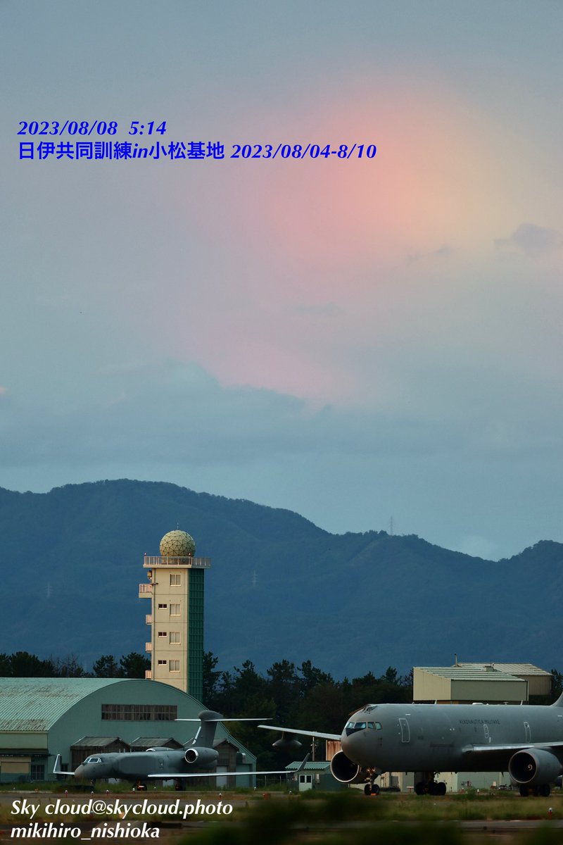 Sky cloud--m.nishioka _No.0361

#ハッピーサプライズ🌈
夜明け後小雨混じりで
イタリア空軍機体２機✈︎

#日伊共同訓練in小松基地 2023/08/04-8/10
#小松空港 #KMQ  #小松基地
#イタリア空軍
#イタリア空軍100周年
#g550 #g550caew #g550_caew
#kc767a #KC130J

2023/08/22  5:45 →📷2023/08/08